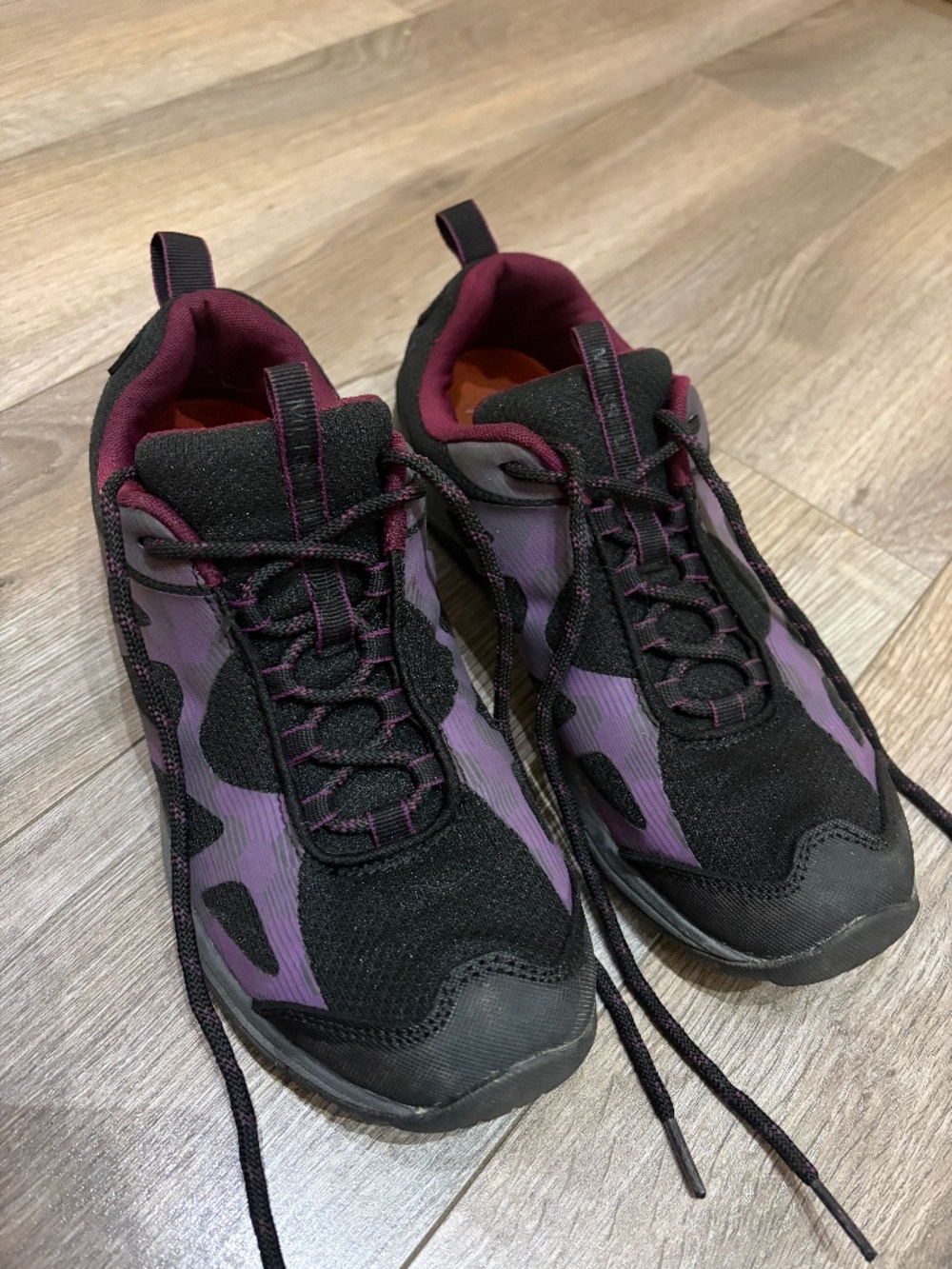 Women’s size 8 Merrell hiking shoes